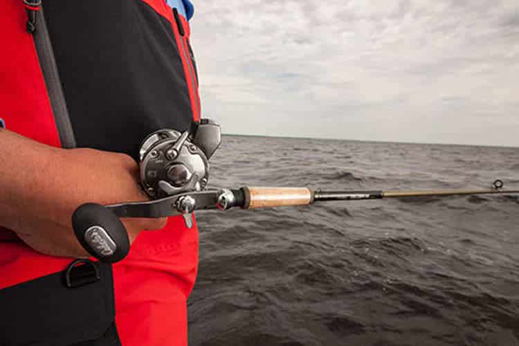 Does the line level on your spinning reel really affect how far you can put  a lure out? — Henry Gilbey