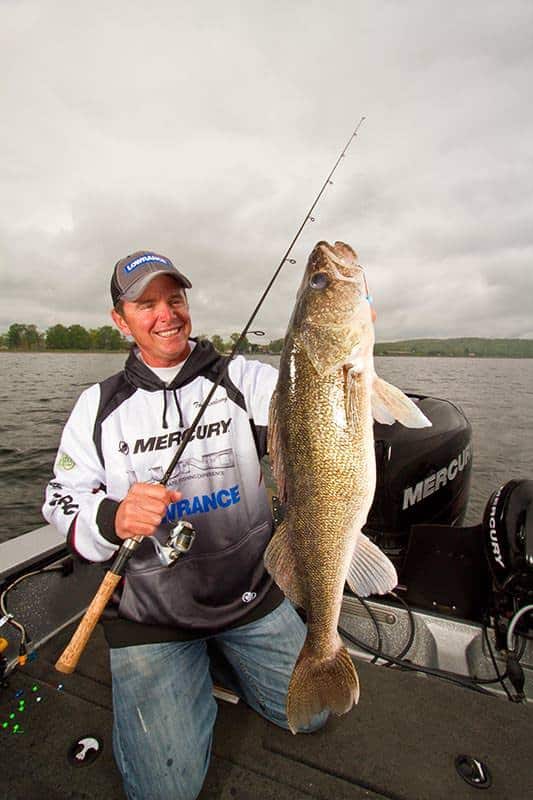 Guide's Secrets for Giant Fall Walleyes - MidWest Outdoors