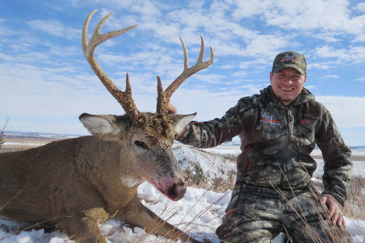 Adapt to Early-winter Patterns to Bag a Late Whitetail - MidWest Outdoors
