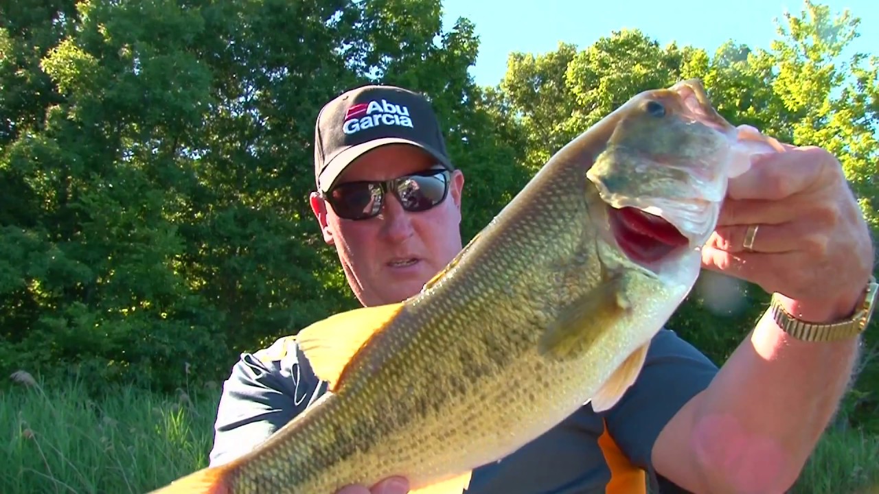 Newton Lake Bass Action in Illinois MidWest Outdoors