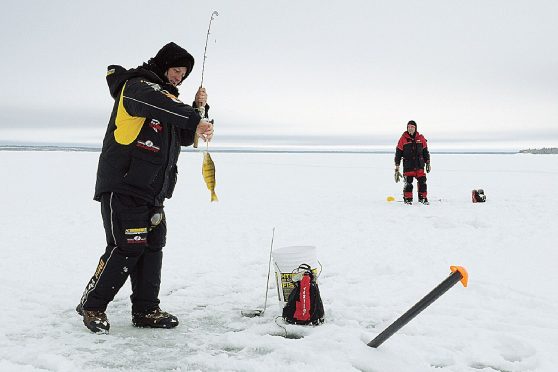 Ice fishing with electronics | How to use ice fishing electronics | Ice fishing underwater cameras | Ice fishing flashers | Ice fishing technology