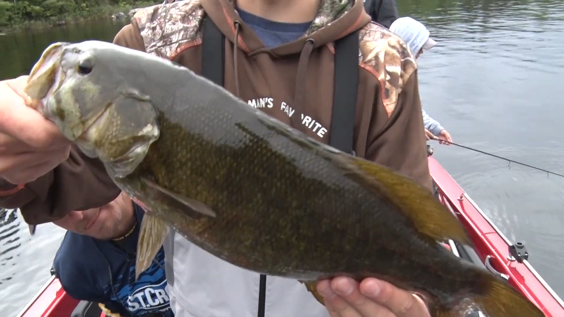 Smallie Smackdown on Crane Lake, and an awesome Houseboat! 1-28