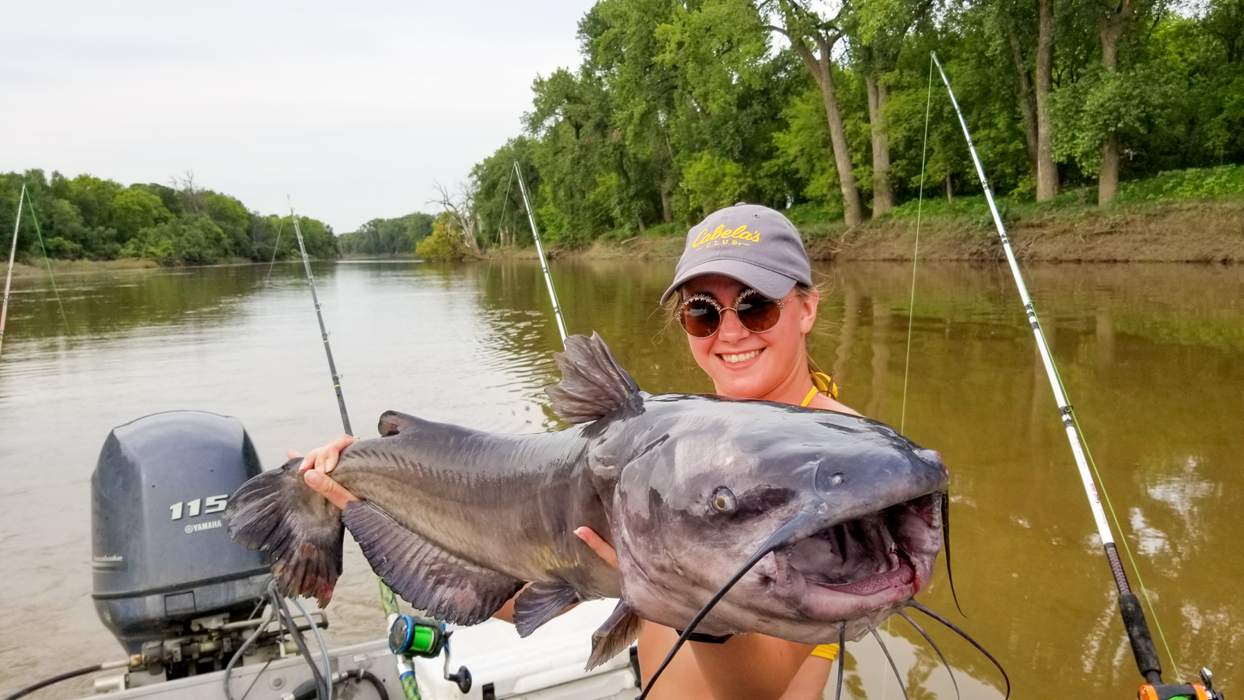 Post Spawn Catfishing In STRONG CURRENT 