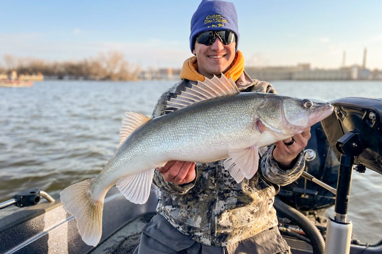 Winter Fishing Articles  MidWest Outdoors Seasonal Fishing Articles